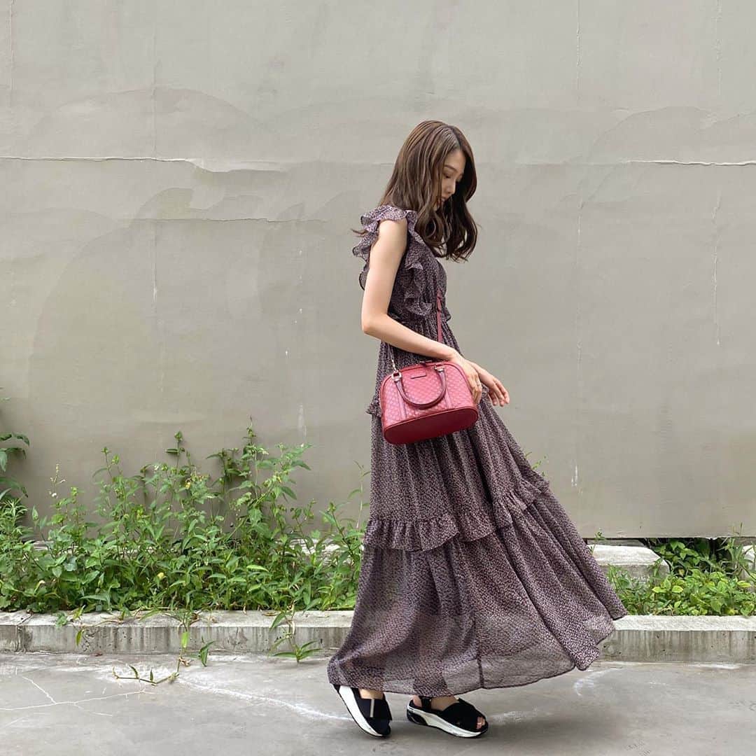 のインスタグラム：「可愛すぎる👗が届いた❤︎  dress : @n_with_official  shoes : @pageboy_pr  bag : @gucci」