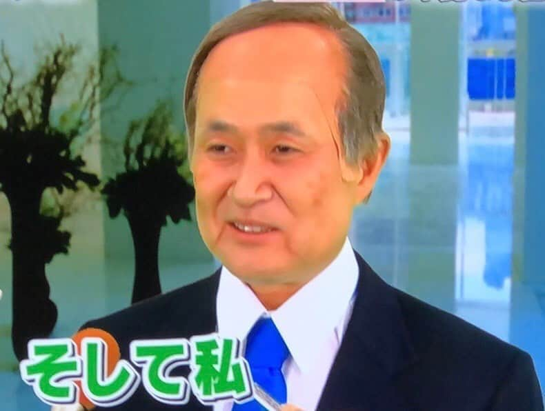 神奈月のインスタグラム：「そして私、出馬する事になりまして、、、 ではなくて違うネタの時に ものまねグランプリでやった時の菅さん☺️  #神奈月 #菅官房長官 #小泉進次郎 さん #滝川クリステル さん #ものまねグランプリ #結婚報告 #令和 #ものまね破壊王 #YouTube #神奈月のカンチャンネル」