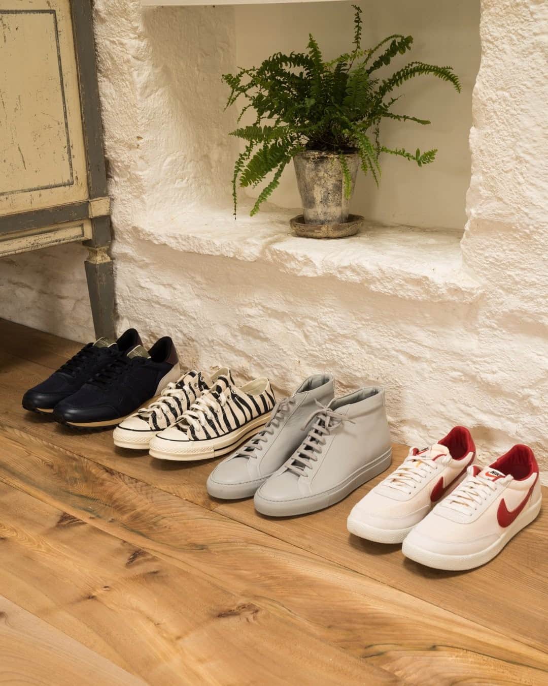 のインスタグラム：「As we segue into September, there’s a back-to-school vibe to the sneakers landing on MR PORTER. From designer classics to something a little wilder 🦓 —discover the pairs we're adding to our wishlist. #MRPORTERSneakers」