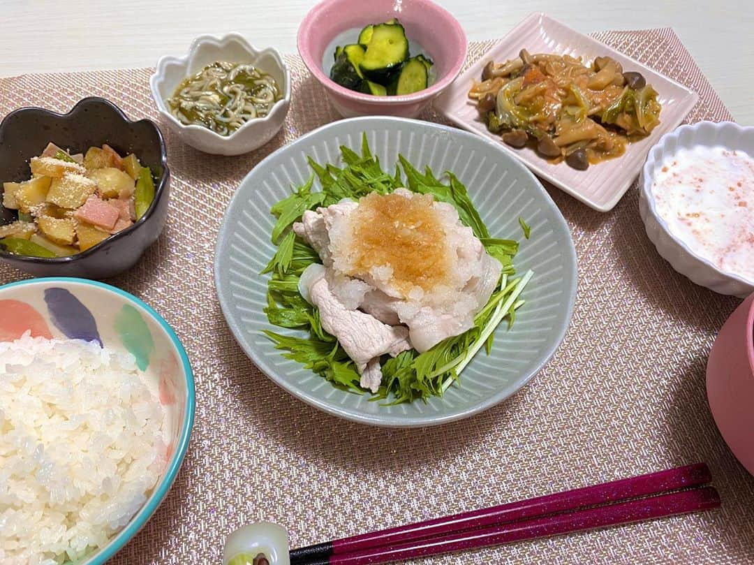 花田凌南さんのインスタグラム写真 - (花田凌南Instagram)「🍽 * 麻婆茄子、油淋鶏、肉じゃが😋 少しずつ料理のレパートリーを増やしています📚 * #父が大絶賛してくれた #肉じゃが  #イカ 捌けるようになりました🦑 #おうちごはん #てづくりごはん  #料理 #練習中 #簡単レシピ 教えてください🙇 #cooking #cookingram #food  #岩手 #めんこいテレビ #アナウンサー」9月2日 22時09分 - ryona_hanada_mit