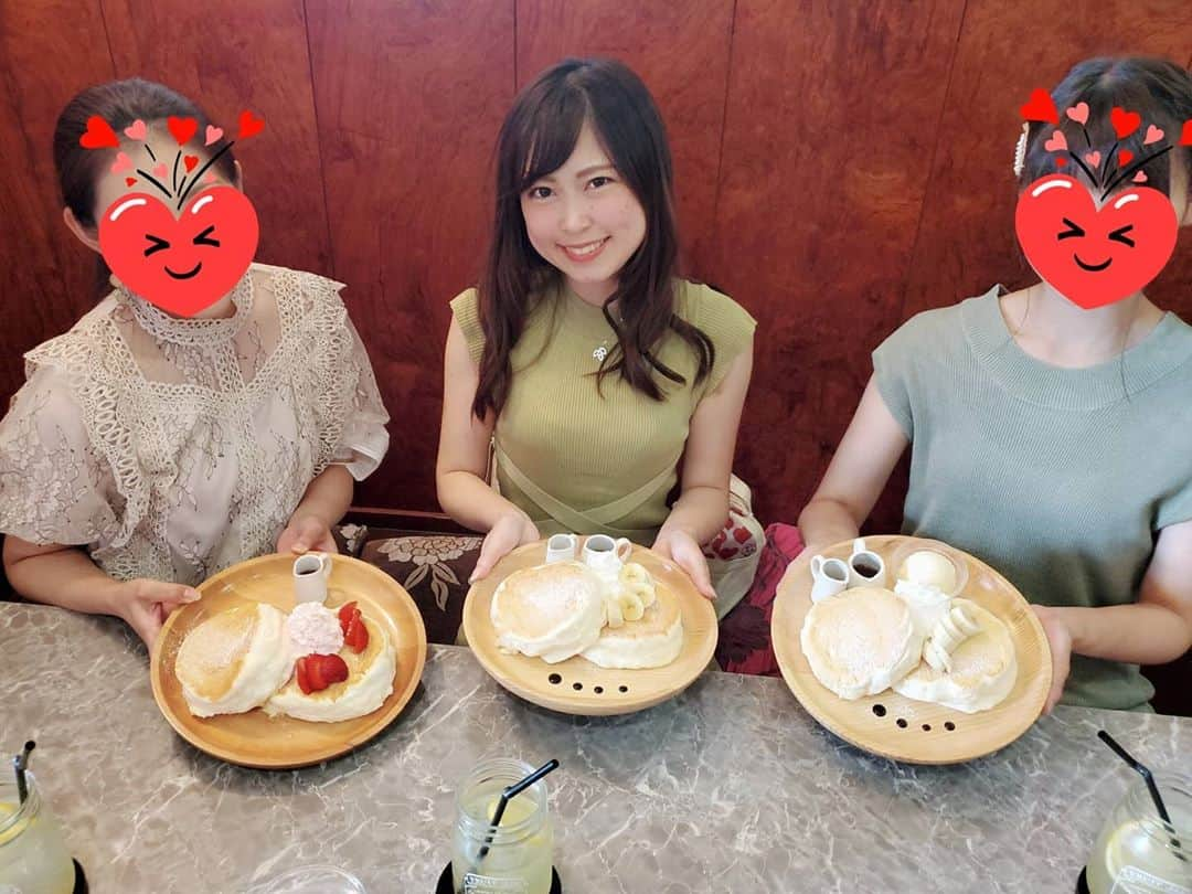 広瀬みくさんのインスタグラム写真 - (広瀬みくInstagram)「ふわっふわのパンケーキ♡ 美味しかったぁ😋 . . #パンケーキ #スイーツ #カフェ #おいしい #ひより珈琲 #ふわふわパンケーキ #パンケーキ大好き #pancakes #sweets #yummy #cafe #japanesegirl」9月2日 22時11分 - miku__hirose