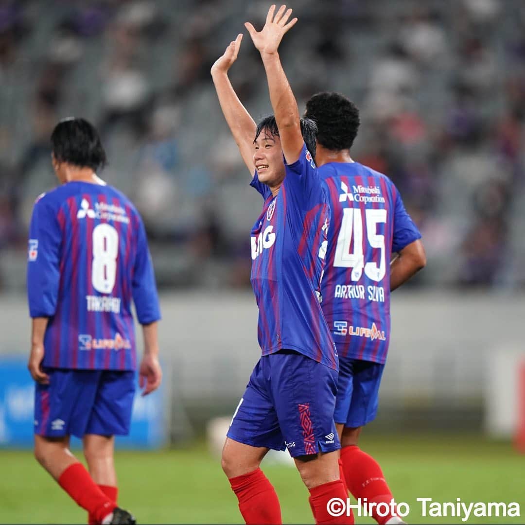 のインスタグラム：「. ＼🔵#FC東京 が快勝で、準決勝へ🔴／ 決勝進出を懸け川崎Fと激突‼︎（もう1試合は横浜FM×柏） (Photo: Hiroto Taniyama) . 🇯🇵#JリーグYBCルヴァンカップ 準々決勝 🆚FC東京 3-0 名古屋グランパス ⚽️#安部柊斗 (37分, 53分)、#アダイウトン(76分) . #soccer #football #jleague #ybclevaincup #levaincup #fctokyo #tokyo #goaljleague #サッカー #フットボール #Jリーグ #YBCルヴァンカップ #ルヴァンカップ #⚽」