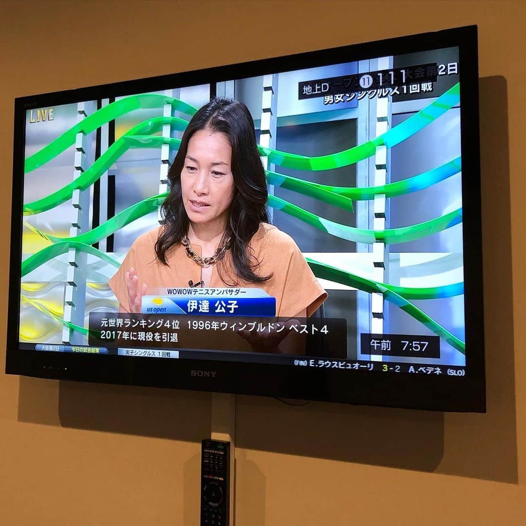 伊達公子さんのインスタグラム写真 - (伊達公子Instagram)「US OPEN2020大会3日目 1回戦を2日間で終え、日本人では大坂なおみ選手のみが2回戦へ。 なおみちゃんと土居ちゃんの試合はいい試合でしたね。 そして今日の西岡良仁くんはマレーに2セットアップからの逆転負け。悔しい負けです… 添田くんは久々の本戦での戦いでした。 日比野菜緒ちゃん…きっとかなり悔しいことでしょう。内山くん、くるみちゃん、太郎くん、杉田くんたちにも気持ちを切り替えて次にぶつけてもらいましょう。 #伊達公子 #kimikodate #テニス #テニスプレイヤー #テニスプレーヤー #tennis #tennisplayer #instatennis #usopen #usopen2020 #全米オープンテニス #全米オープンテニス2020 #wowow #wowowtennis #大会3日目 #日本人選手」9月2日 22時22分 - kimiko.date