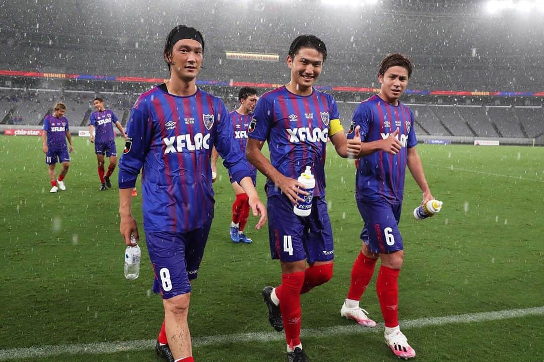 小川諒也のインスタグラム：「ナイス勝利！ 応援ありがとうございました！ #fctokyo #小川諒也」