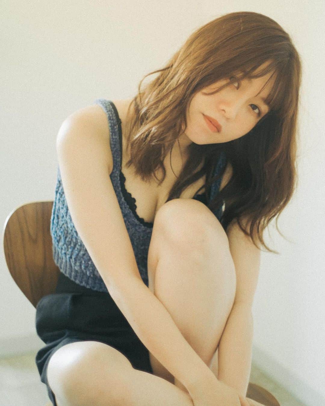 弘松菜摘のインスタグラム：「﻿ ﻿ いつだって君に触りたい﻿ こんな暑い夜はとくに﻿ ﻿ ﻿ #儚くて何処か愛おしい様な」