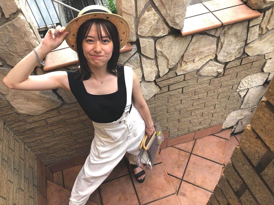のインスタグラム：「👒#ゆのぴく🐰  可愛い帽子に巡り合った  んふ☻  新しい何かってドキドキワクワクするよね🥰  お店もお洋服もメイクもお友達も😎  我はおNEWがすきじゃ  この写真じゃわかりづらいかなぁ？ 実は髪を染めたのです🤪  もう少しわかりやすい写真別で載せるね🤪うひひ🤪」