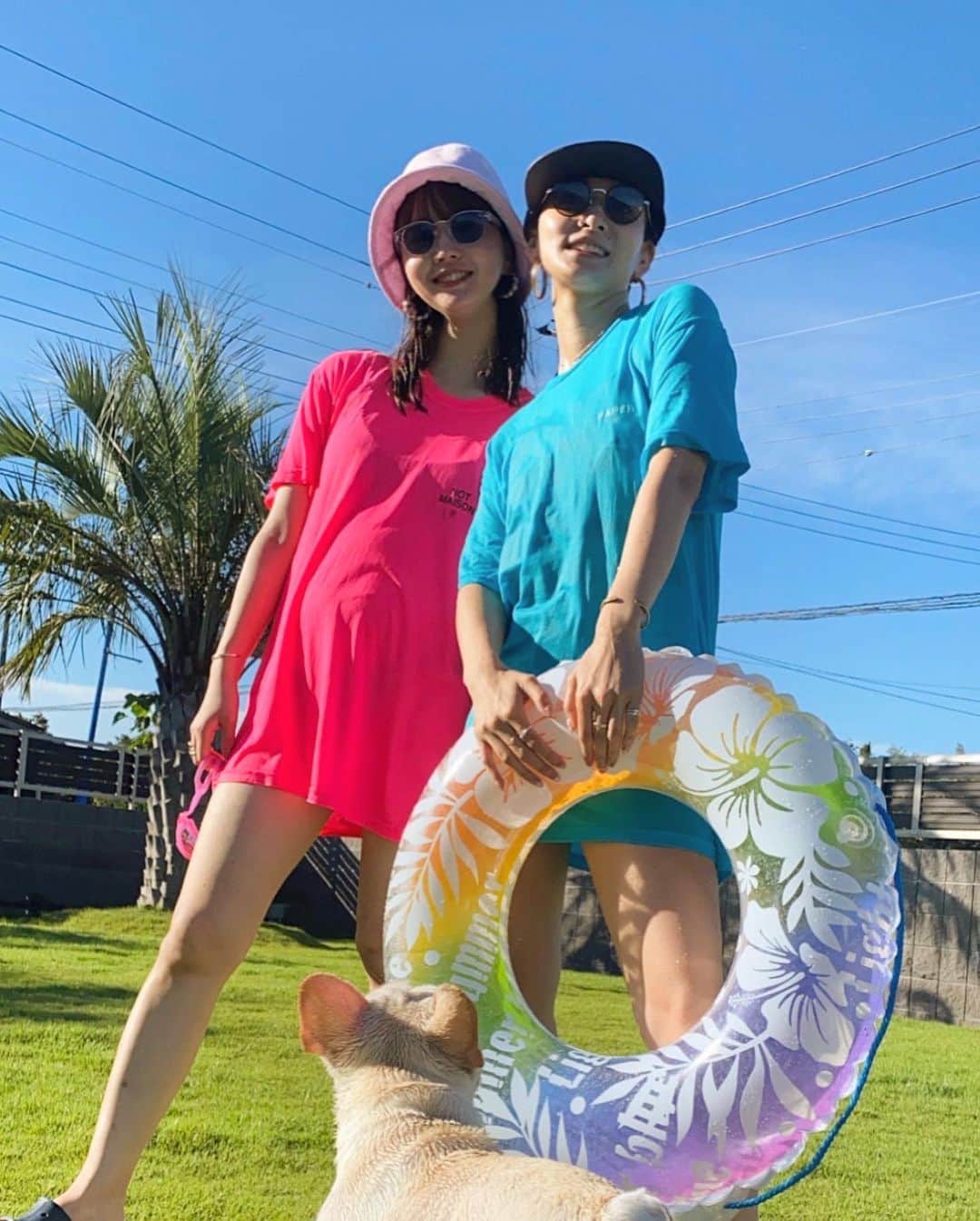 難波礼華のインスタグラム：「ななと @nanananaofficial  派手派手Tシャツ✌️😘#namnana」
