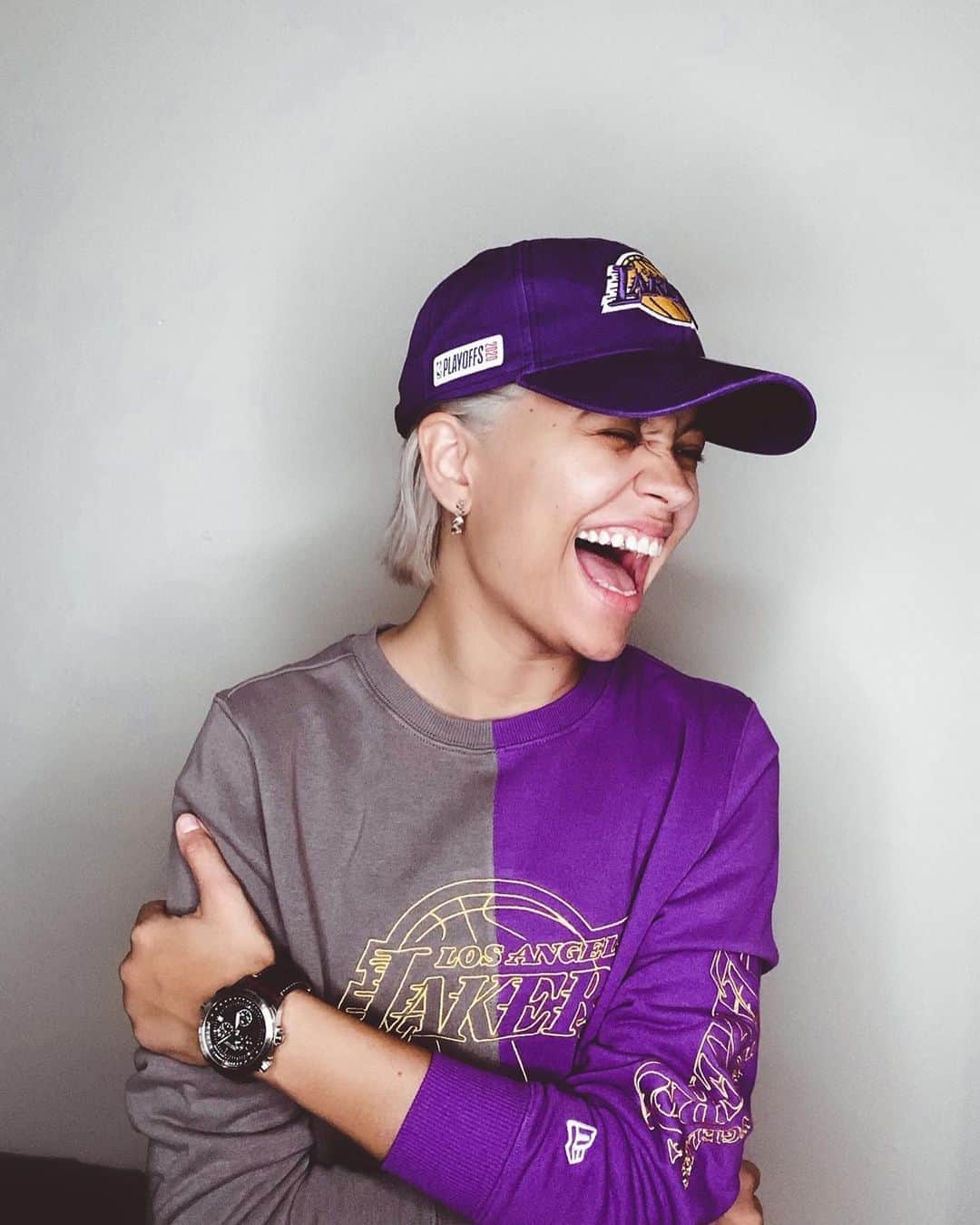 ニューエラ・キャップのインスタグラム：「No matter the team, keep the playoff push going in style like @vickatrillion with the NBA Authentics: Playoff Patch Collection. Available now at neweracap.com . Link in bio.」
