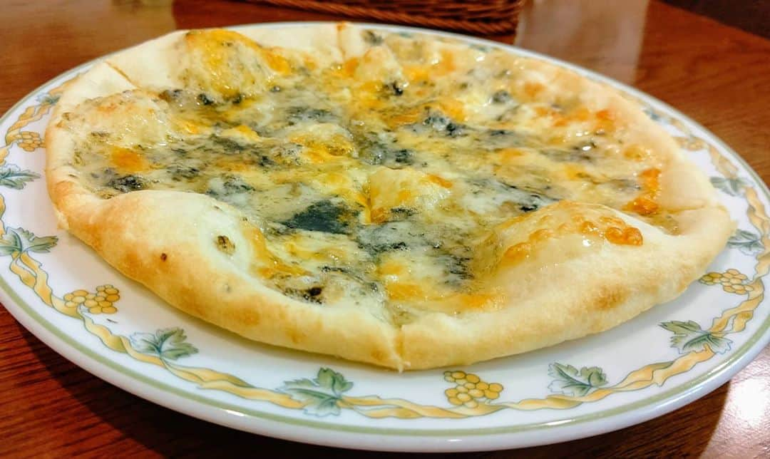 京野美麗さんのインスタグラム写真 - (京野美麗Instagram)「🍕 Gorgonzola！」9月2日 23時11分 - latte_ishiteru