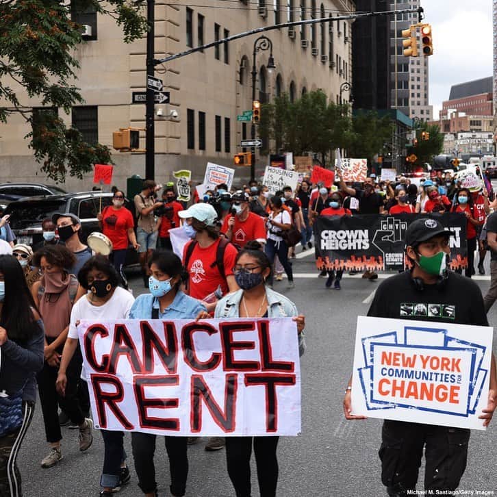 ABC Newsさんのインスタグラム写真 - (ABC NewsInstagram)「Demonstrators marched during a “No Evictions, No Police” protest yesterday in New York City.  Various housing organizations organized a day of action against law enforcement who remove people from their homes due to evictions.」9月2日 23時31分 - abcnews