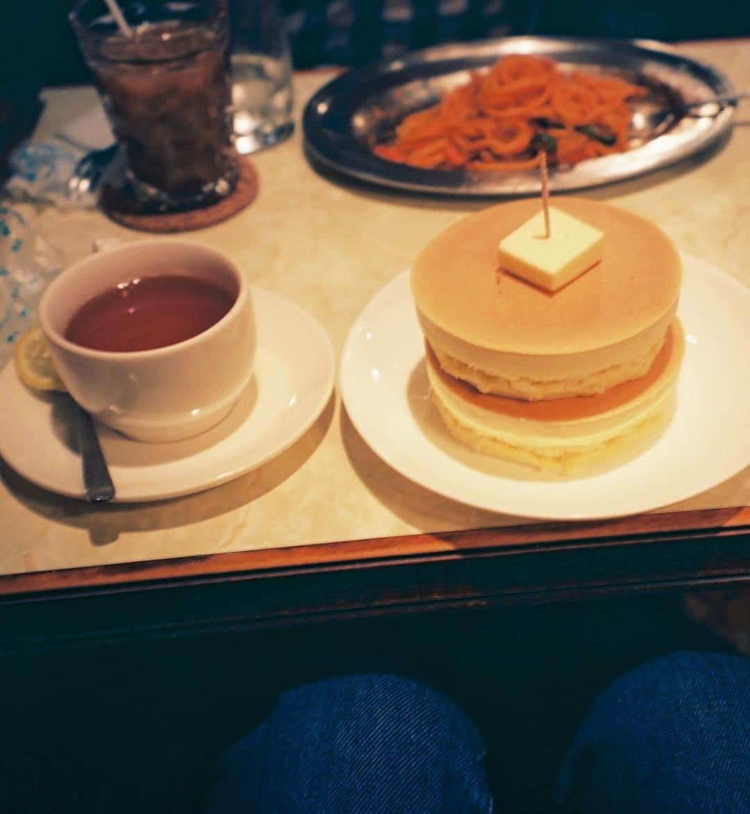 甲斐まりかさんのインスタグラム写真 - (甲斐まりかInstagram)「家で作るのはパンケーキだけど、喫茶店で食べるのはホットケーキ🥞 #まりかふぇ」9月3日 10時25分 - mari_ka95