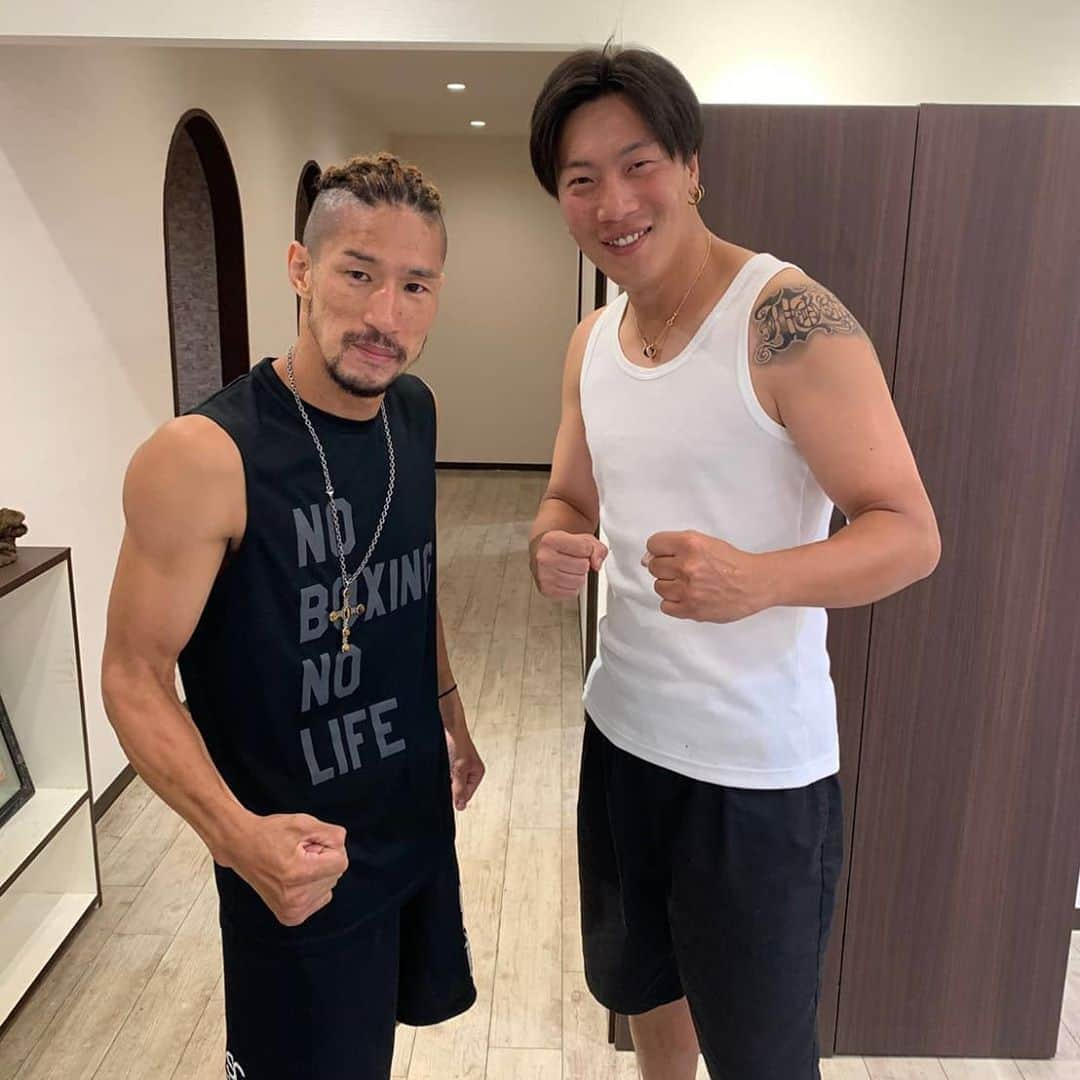 前口太尊さんのインスタグラム写真 - (前口太尊Instagram)「seiさん、ありがとうございました😆  今回も試合前最後に髪の毛編んでもらいました❗ #focus　#美容院　#腹ヘリコプター」9月3日 9時15分 - tyson0925