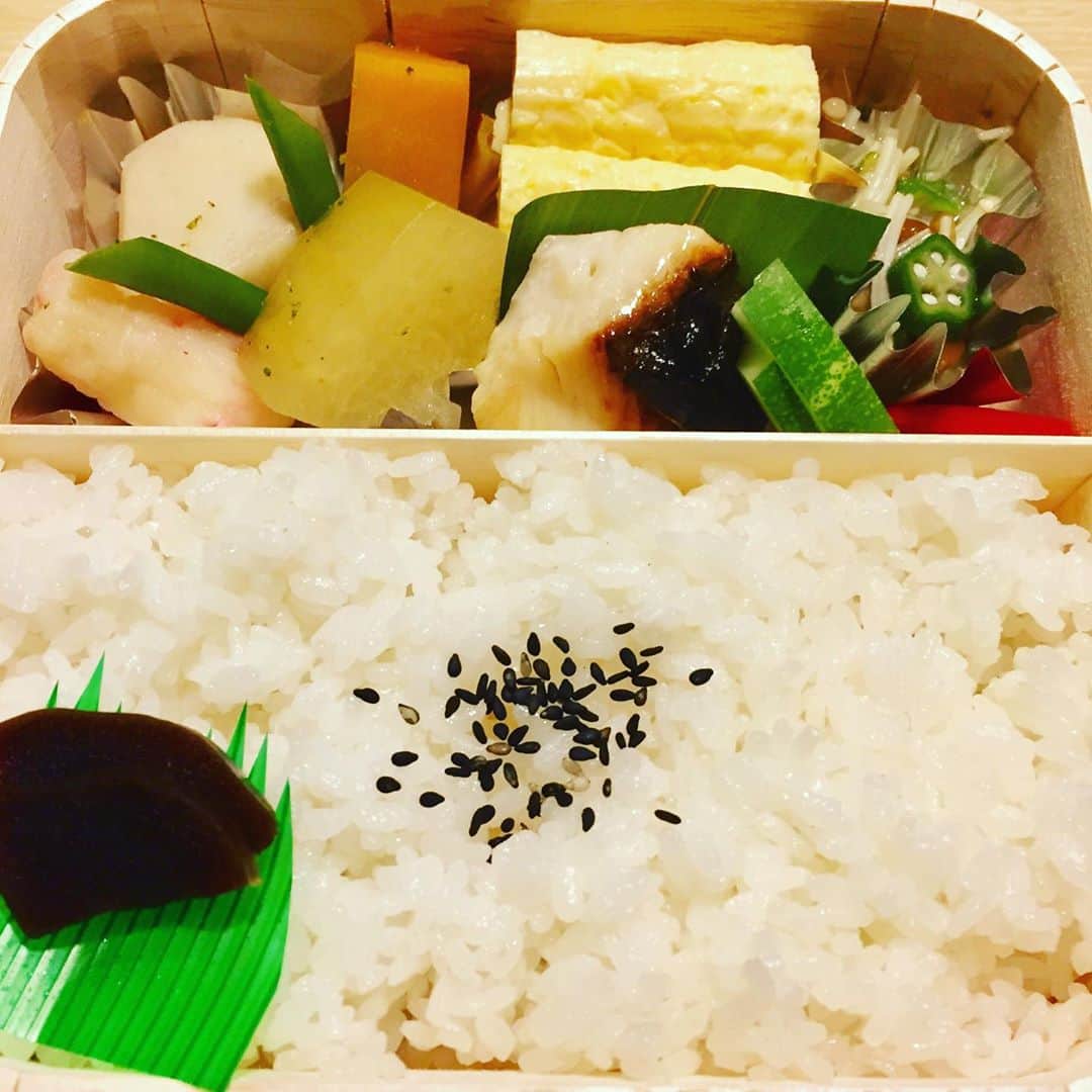 栗原英雄のインスタグラム：「#大地 大阪公演中のお弁当」