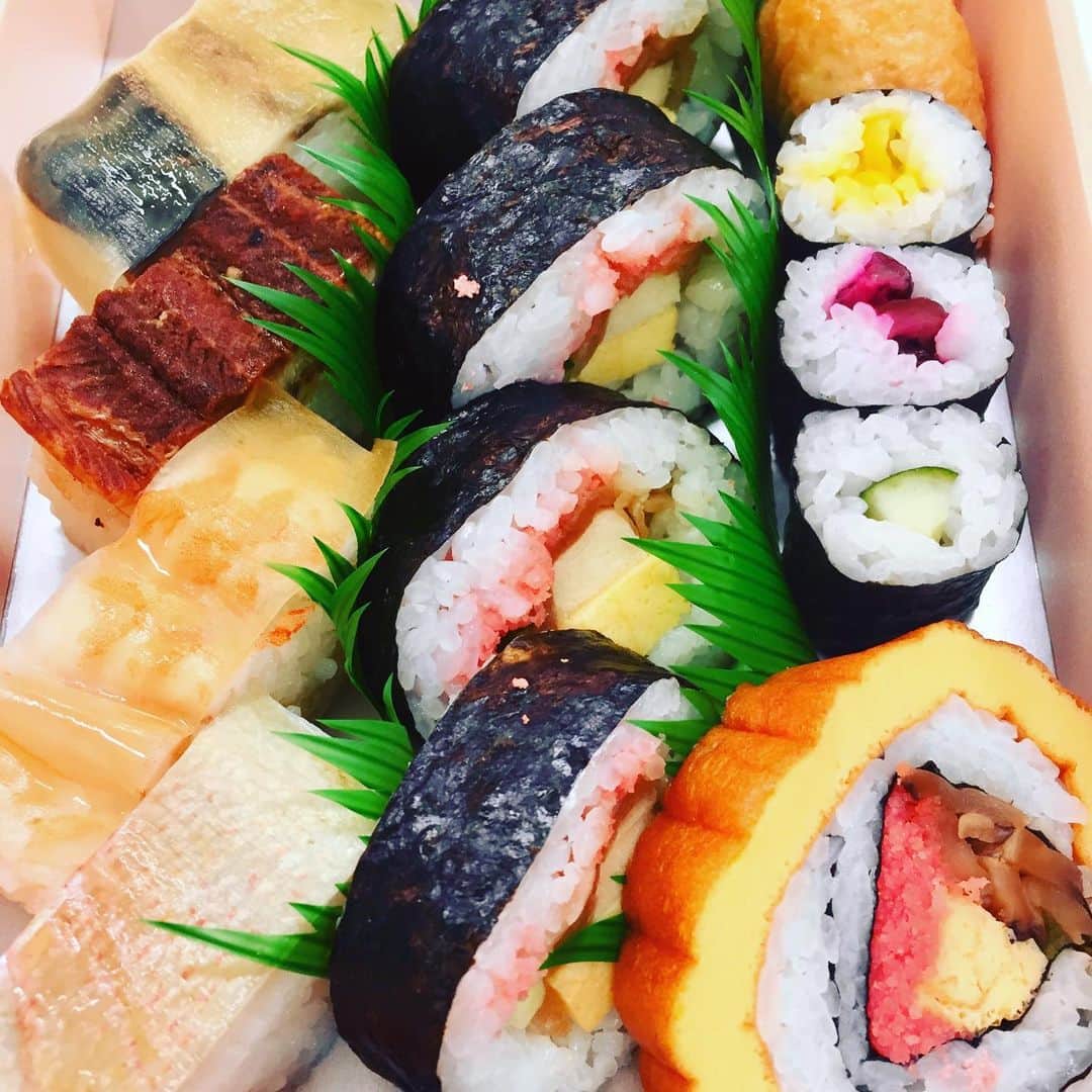 栗原英雄のインスタグラム：「#大地 大阪公演中のお弁当」