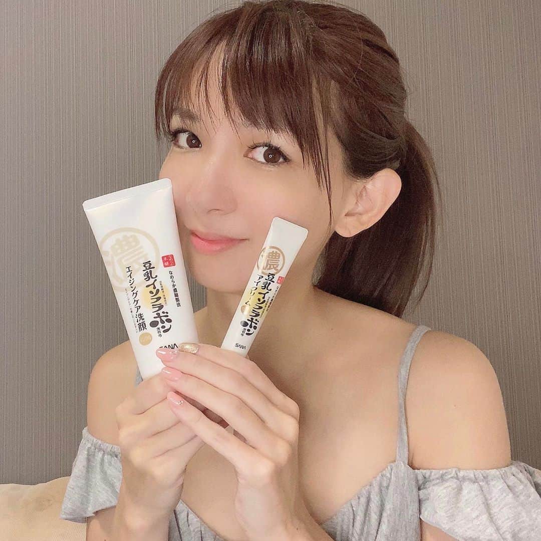 のインスタグラム：「色んなところで見かける人気商品サナ なめらか本舗 @nameraka_honpo のサナ なめらか本舗 WRクレンジング洗顔 Nとサナ なめらか本舗リンクルアイクリーム N。  このシリーズは豆乳イソフラボンを配合したプチプラシリーズ。  WRクレンジングはリニューアル商品でピュアレチノールを配合した毛穴対策洗顔料。  アイクリームは目元の乾燥対策用です。  洗顔後変なべたつきや癖がないのでプチプラなのに優秀です！  アイクリームも肌馴染みが良く心地良くて使いやすかったです。  洗顔後のスキンケアの最後にセット使い するとお肌の調子が良いかも✨ #ベストコスメ#プチプラコスメ#豆乳イソフラボン#洗顔#アイクリーム#毛穴対策#常盤薬品工業#なめらか本舗#PR」
