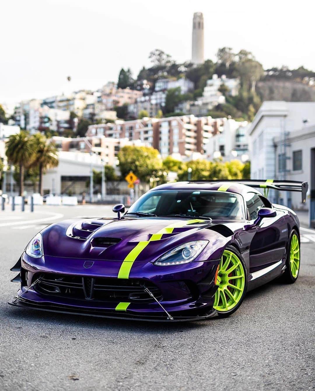 CarsWithoutLimitsさんのインスタグラム写真 - (CarsWithoutLimitsInstagram)「Wild #ViperACR Photos @californiaexoticsdaily #carswithoutlimits #dodge」9月3日 10時15分 - carswithoutlimits