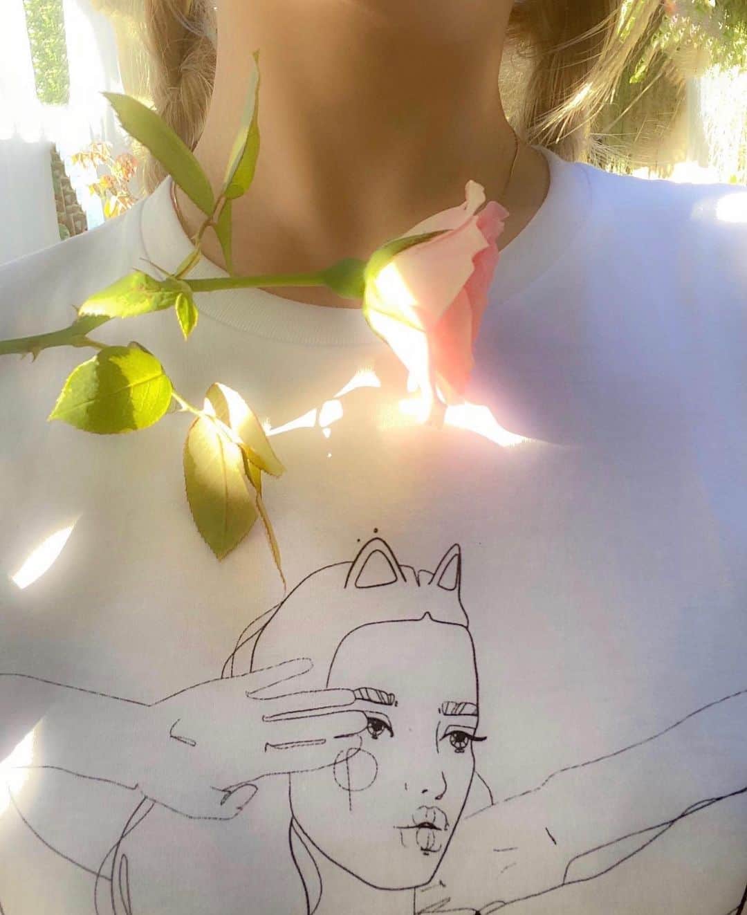 Sachiko Omoriのインスタグラム：「Greetings from Estonia 🌹🇪🇪🌹 Thank you! #krisssoonik #krisssoonikjapan #krisssoonikloungerie  #Libra」