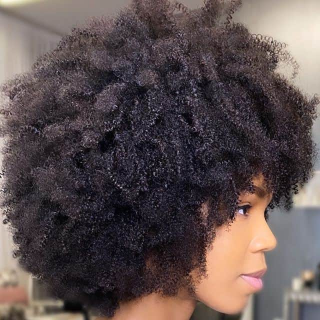 Sam Villaさんのインスタグラム写真 - (Sam VillaInstagram)「This #cut and style by @mizani artist @al_alexander is perfectly polished to showcase his client's natural hair #texture. Are you allowing your hair - or your client's #hair - to step into the #spotlight? It deserves it.」9月3日 1時34分 - samvillahair