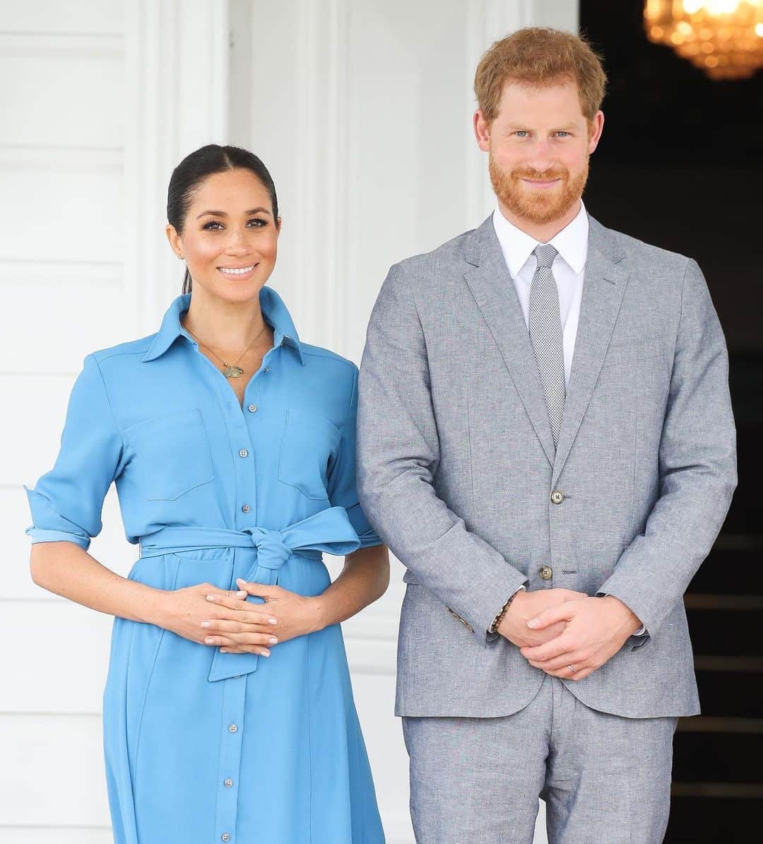ELLE Magazineさんのインスタグラム写真 - (ELLE MagazineInstagram)「Sussexes news alert 🚨 #MeghanMarkle and #PrinceHarry have signed a multi-year production deal with Netflix where they'll produce content via their currently untitled production company! Click the link in bio for everything we know so far.」9月3日 1時54分 - elleusa