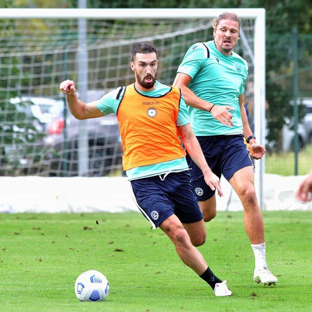 ウディネーゼ・カルチョさんのインスタグラム写真 - (ウディネーゼ・カルチョInstagram)「Training time 👊 ⚽ Domani amichevole contro il @legnagosalusfc alle 19.00 in diretta su @udinese_tv ⁣ ⁣⁣ #ForzaUdinese #AlèUdin #Amichevole #UdineseLegnago」9月3日 1時49分 - udinesecalcio