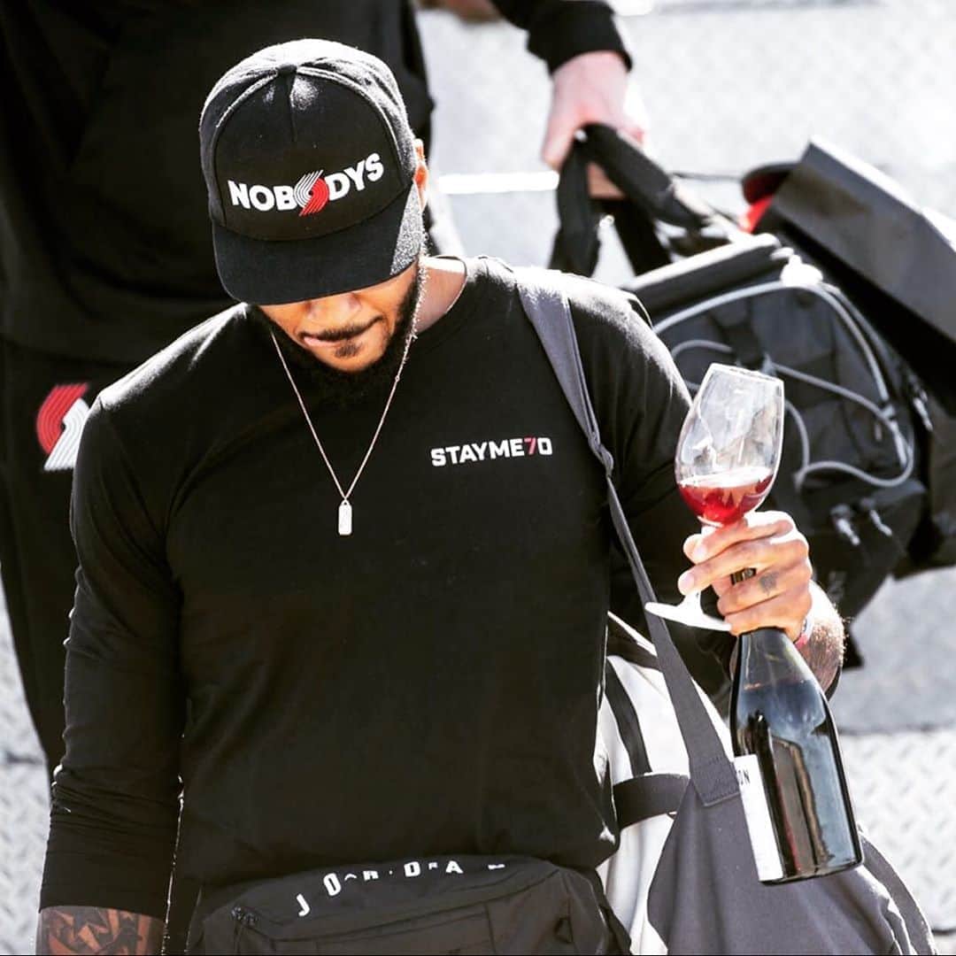 カーメロ・アンソニーのインスタグラム：「Peace is the result of retraining your mind to process life as it is, rather than as you think it should be. #STAYME7O」