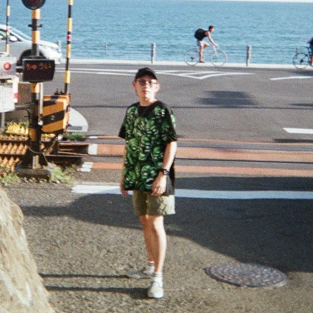 RYOUTAROUのインスタグラム：「💚💚💚🏀🎞 スラムダンクのオープニングのとこ #江ノ島 #写ルンです #film」