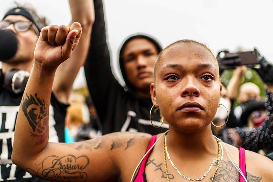 NBC Newsさんのインスタグラム写真 - (NBC NewsInstagram)「A demonstrator cries during a protest against President Trump's visit to Kenosha, Wisconsin, home to the latest wave of protests calling for racial justice after #JacobBlake, a Black man, was shot by a white police officer, leaving him paralyzed.⁠ ⁠ Read more about the president's visit at the link in our bio.⁠ ⁠ 📷 Kerem Yucel / @afpphoto」9月3日 1時58分 - nbcnews