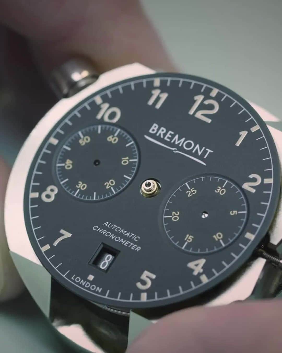 のインスタグラム：「How is the new ALT1-C Griffon built?⁠ ⁠ Peek 'behind the curtain' at Bremont's Henley-on-Thames workshop and see our watchmakers building the ALT1-C Griffon watch piece by piece.⁠ ⁠ Featuring the BE-50AE automatic movement, 43mm hardened stainless steel Trip-Tick® case construction, and inspired by the Spitfire engines that featured the Griffon engine.⁠ ⁠ Discover more at Bremont.com」