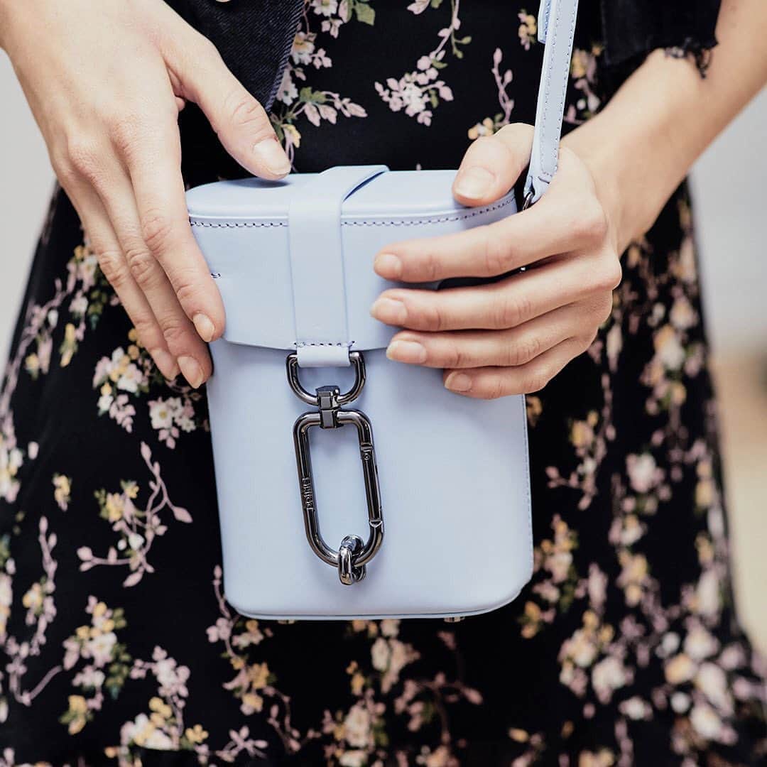 ボトキエのインスタグラム：「File under: bags I bought during #botkier’s end of season #sale」