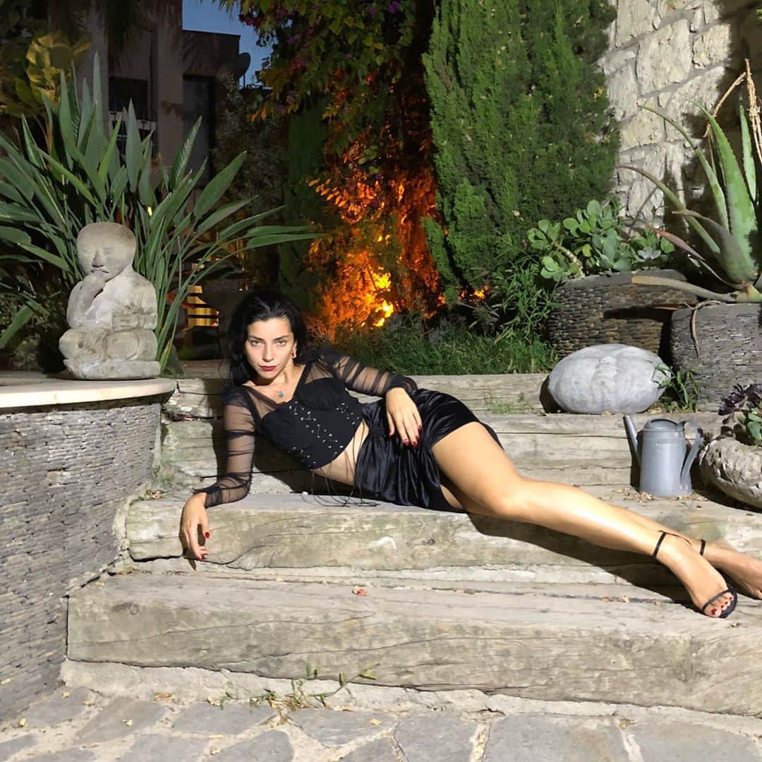 Merve Boluğurのインスタグラム：「Şükür⭐️」