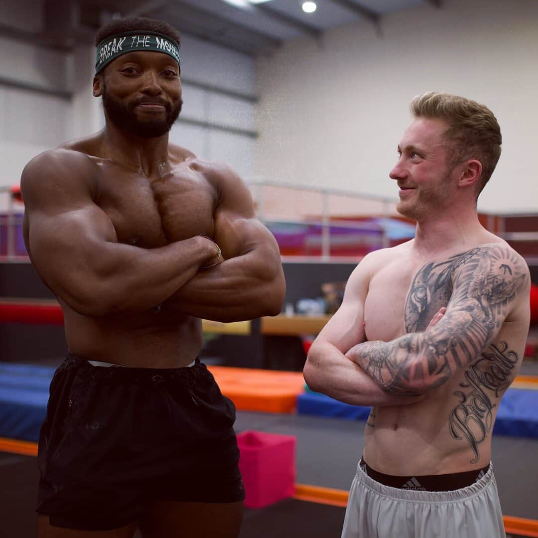 ナイル・ウィルソンさんのインスタグラム写真 - (ナイル・ウィルソンInstagram)「CrossLifter vs skinny little boy (gymnast) 🤪💪🏼... I could take him 🥊 @obi_vincent #BreakTheMould #ChangingTheGame」9月3日 2時36分 - nilemw