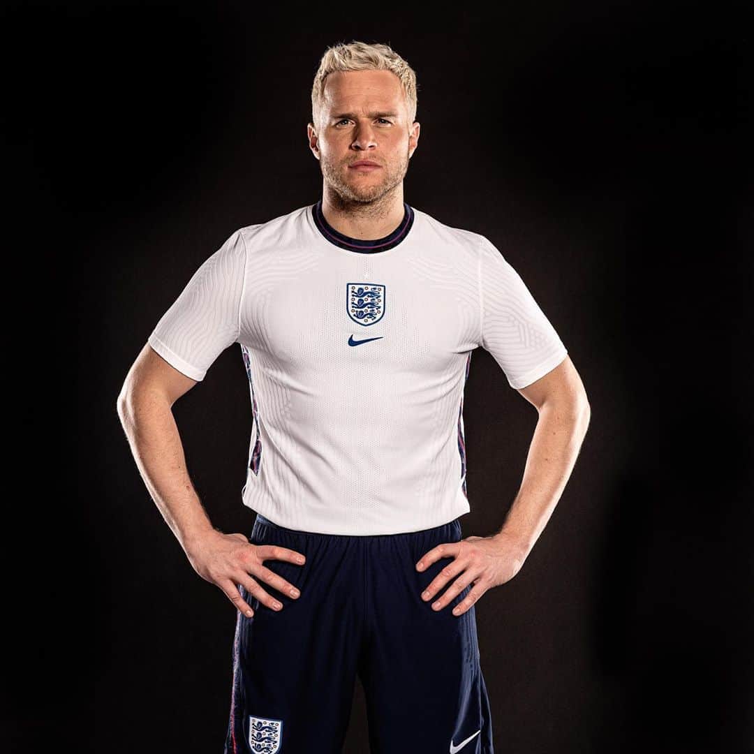 オリー・マーズのインスタグラム：「Look like a pro, play like I’ve never been a pro! 🤪🤣 This Sunday @socceraid 2020 don’t miss it! ⚽️👌🏻🦁🏆🔙」