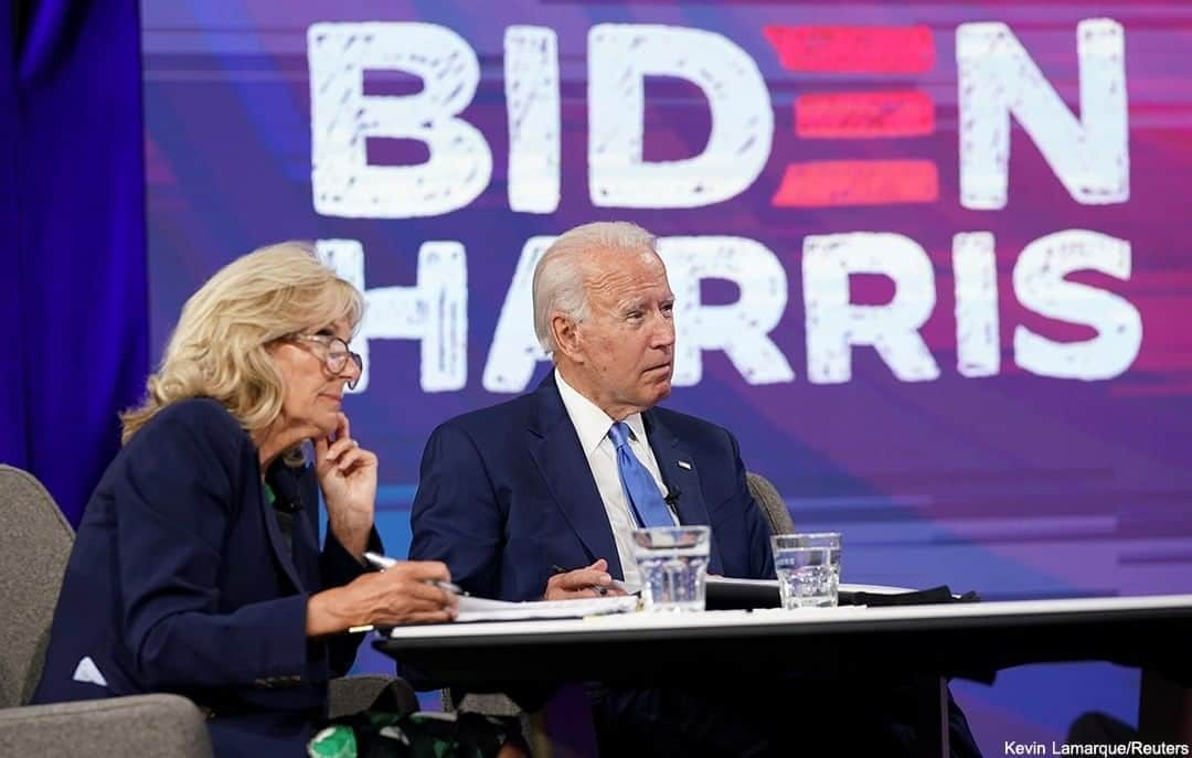 ABC Newsさんのインスタグラム写真 - (ABC NewsInstagram)「Democratic presidential nominee Joe Biden and his wife, Jill Biden, participate in a virual  meeting on reopening schools amid the coronavirus COVID-19 pandemic. #coronavirus #joebiden #biden #schools #education」9月3日 2時53分 - abcnews