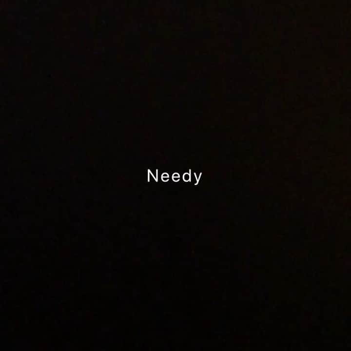 のインスタグラム：「アイスが溶けるみたいなコード進行🍧#1日1カバー #カバー #ギター #弾き語り#needy #arianagrande #シンガーソングライター #由薫 #songcover #singing #歌」