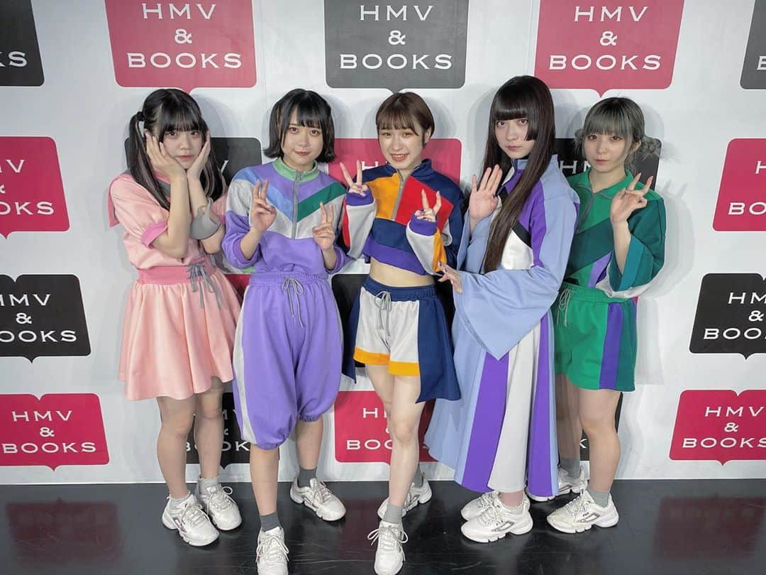 さかい（ステレオパンダ）さんのインスタグラム写真 - (さかい（ステレオパンダ）Instagram)「HMV&BOOKS SHIBUYA リリースイベント  今後とも『SOMOSOMO』 宜しくお願いします！」9月3日 3時23分 - sakai_19920611