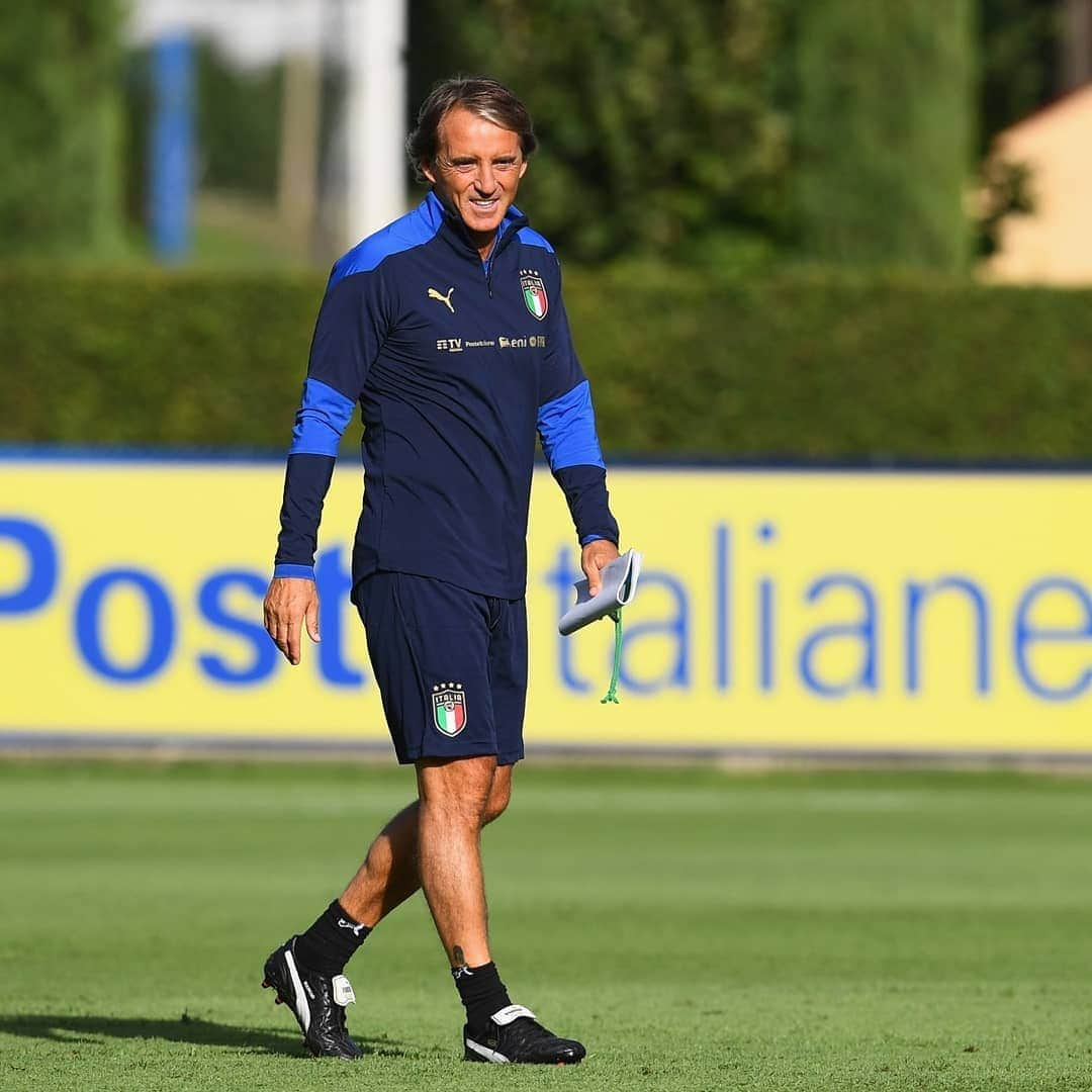 ロベルト・マンチーニさんのインスタグラム写真 - (ロベルト・マンチーニInstagram)「Il lavoro che mi piace! Allenamento a Coverciano in vista della doppia sfida di #NationsLeague, contro Bosnia Erzegovina e Olanda. #Mancio #VivoAzzurro #Azzurri」9月3日 3時27分 - mrmancini10