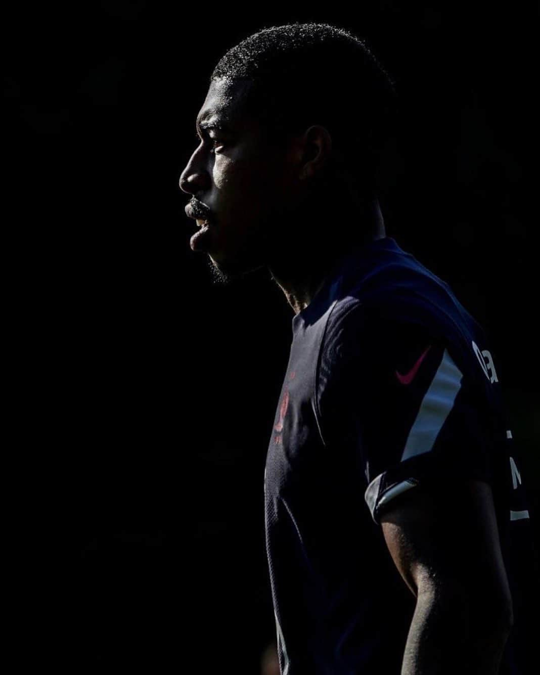 プレスネル・キンペンベさんのインスタグラム写真 - (プレスネル・キンペンベInstagram)「Dark Knight Mode 🌑 #LAFORCE」9月3日 3時28分 - kimpembe3