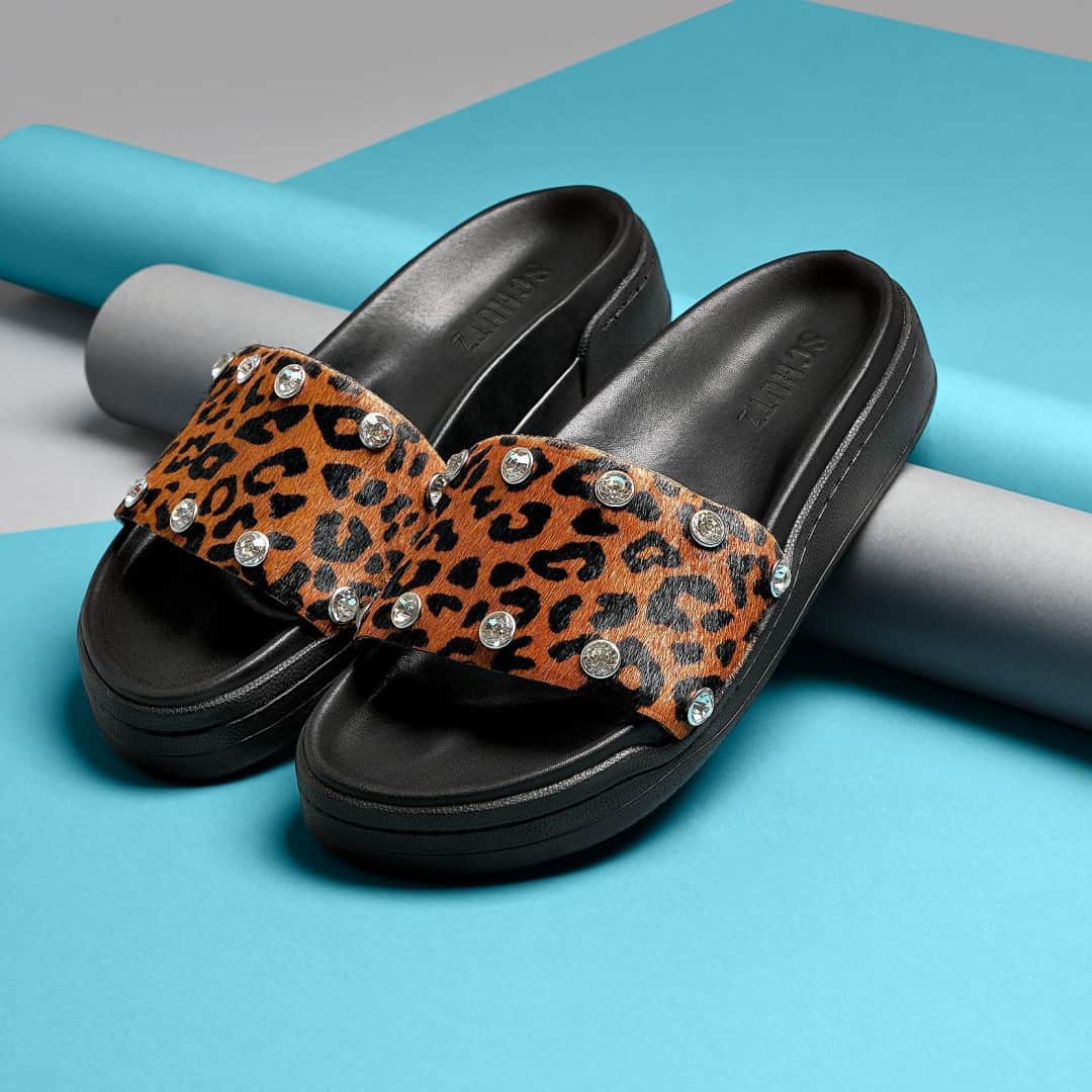 Schutzのインスタグラム：「TRY NEW PATTERNS WITH SCHUTZ SPORTY SANDALS ❤️ #newin #schutzsporty」