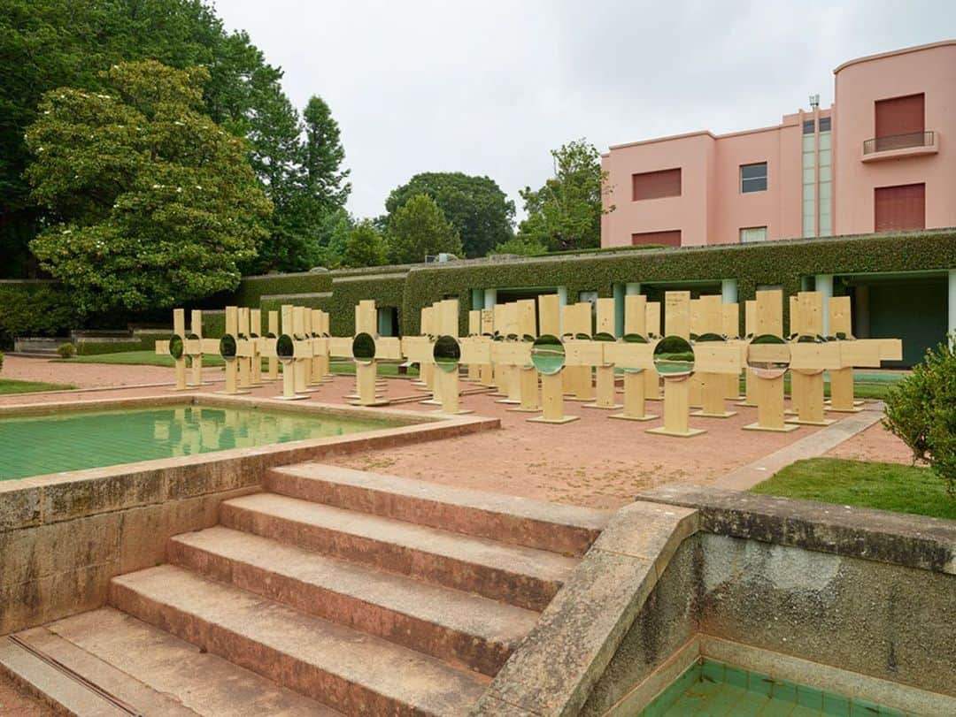 オノ・ヨーコさんのインスタグラム写真 - (オノ・ヨーコInstagram)「Installation views, Yoko Ono: The Learning Garden of Freedom, Serralves Museum of Contemporary Art, Porto @fundacao_serralves on view May 30 - November 15, 2020 ﻿ ﻿Works listed in order: ﻿ ﻿1) EN TRANCE, 1990/2020 ﻿2) TO SEE THE SKY, 2015 ﻿3) PEACE is POWER, 2017/2020 ﻿4) EX IT, 1997/2020 ﻿5) ADD COLOR (REFUGEE BOAT), 1960/2016-2020 ﻿6) WISH PIECE, 1973/2020 ﻿7) Multiple works in view ﻿8) OPEN WINDOW, 1998/2020 ﻿ ﻿Photos: © Filipe Braga ﻿」9月3日 5時00分 - yokoono