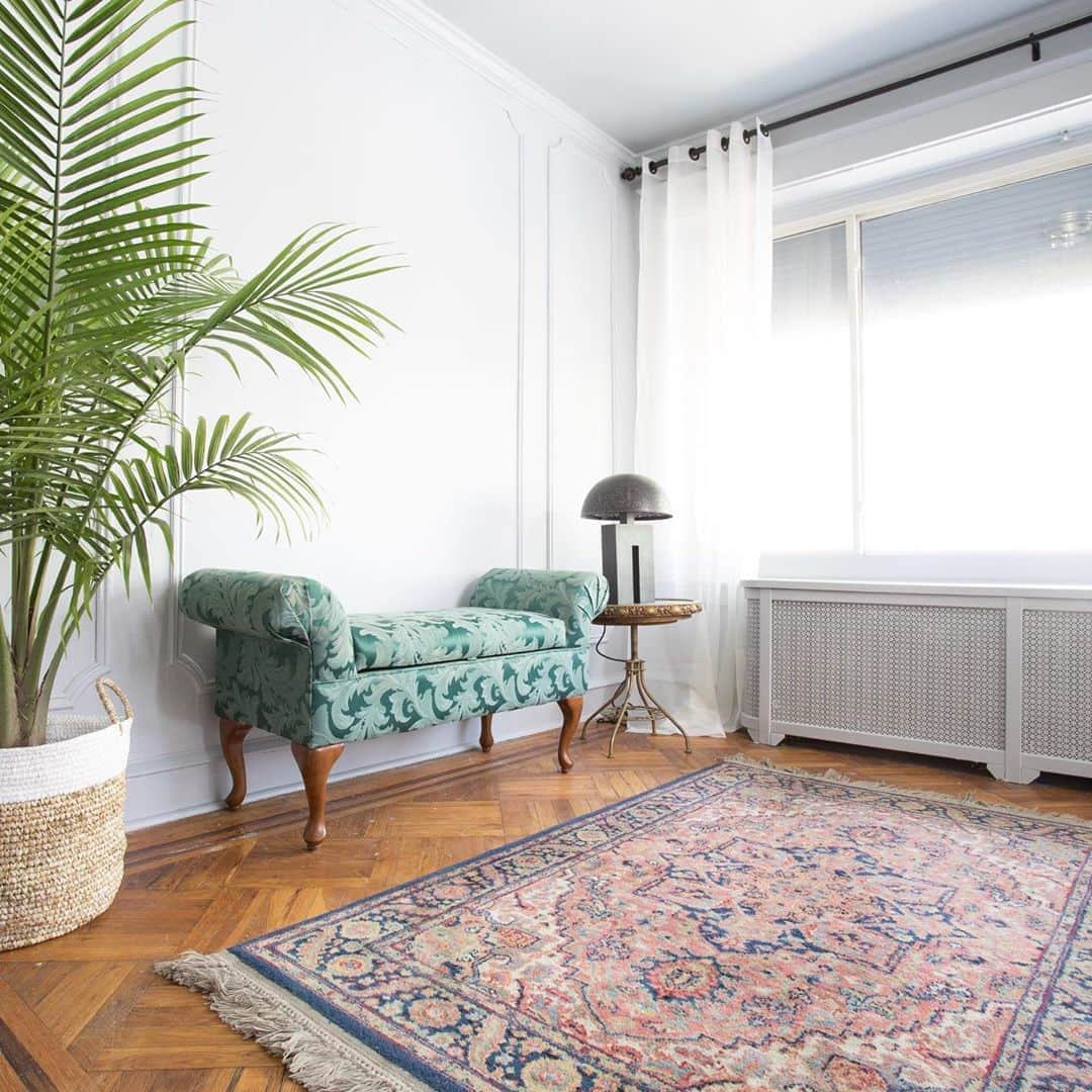 Grace Bonneyさんのインスタグラム写真 - (Grace BonneyInstagram)「To move forward we can never forget the past. Our It’s A Family Affair series is a quarterly look at Bryan’s family home. A home that has supported and nurtured six generations.   Throughout this series we examine the significance of the Black family home. Look at how these multi-generational homes are being lost due to gutting of the Fair Housing Act and redlining. And we provide inspiration for taking these heirloom homes to the next level.   📷 @royancooper」9月3日 5時07分 - designsponge