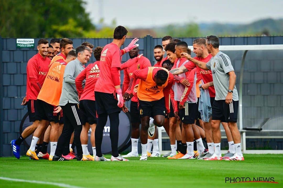 ティボ・クルトゥワのインスタグラム：「Back at it! 💪🏼🇧🇪」