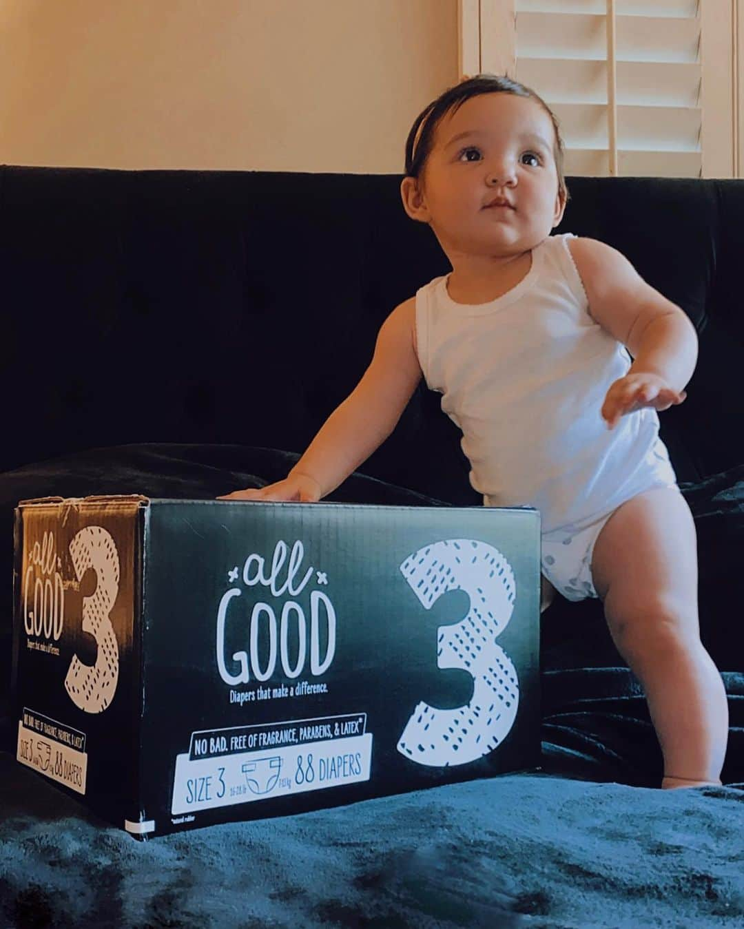 cassieさんのインスタグラム写真 - (cassieInstagram)「With only four months left of 2020, I’ve been reflecting on this wild year! Now more than ever, it’s important to give back and do good. I’ve talked about how Frankie loves her @allgooddiapers because they are so soft and crazy absorbent but what’s even better, is All Good donates a day’s worth of diapers to a baby in need for every box purchased at @Walmart. It’s always a good time to do good and I love that I can continue to make giving part of my everyday routine with All Good 🖤🤍 #allgoodpartner」9月3日 5時36分 - cassie