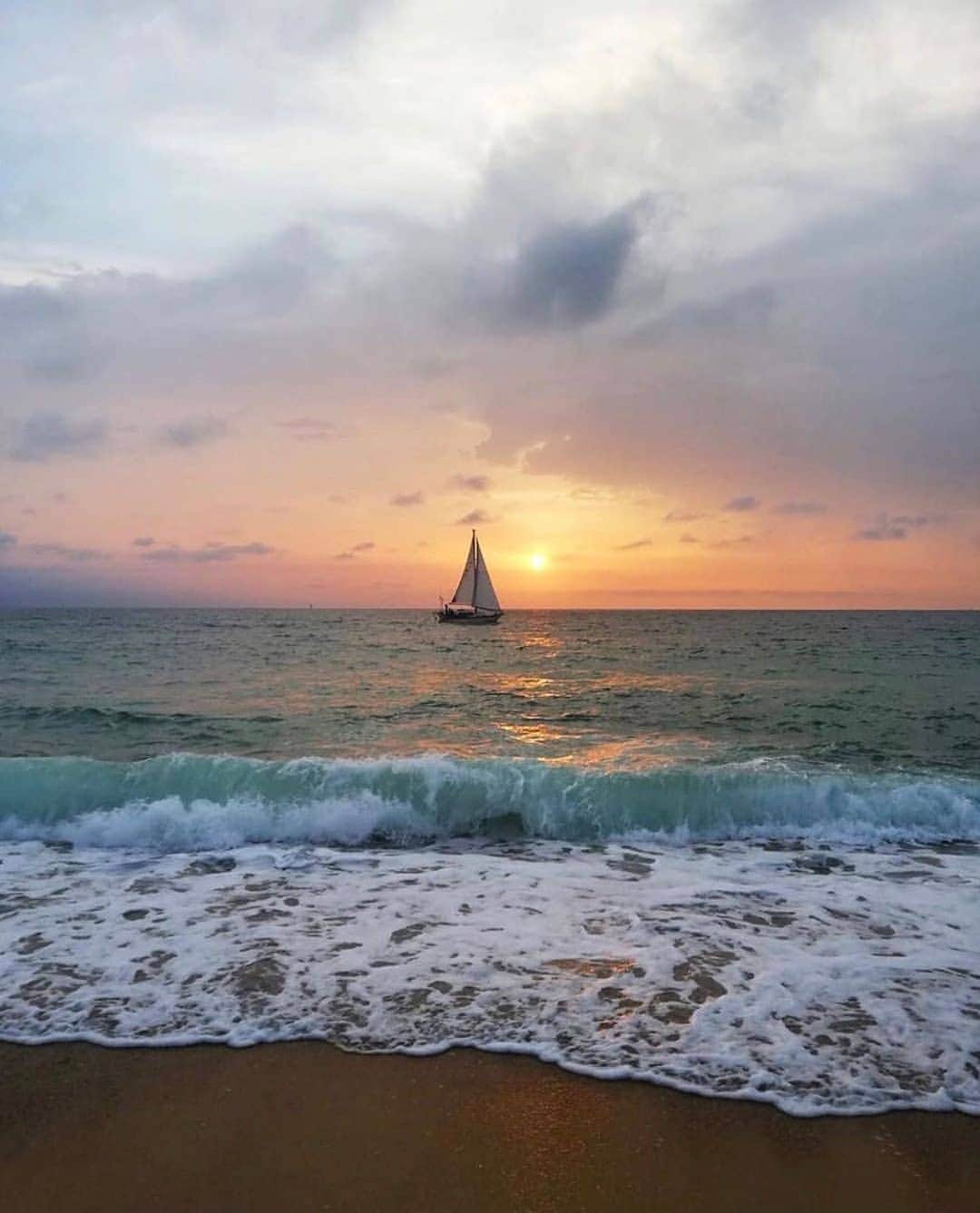 Instagramersさんのインスタグラム写真 - (InstagramersInstagram)「Amazing sun and sail away by @ju.joypop and @igersfrance 😍🌞📸🙌⛵ #igersfrance #igers」9月3日 5時57分 - igers