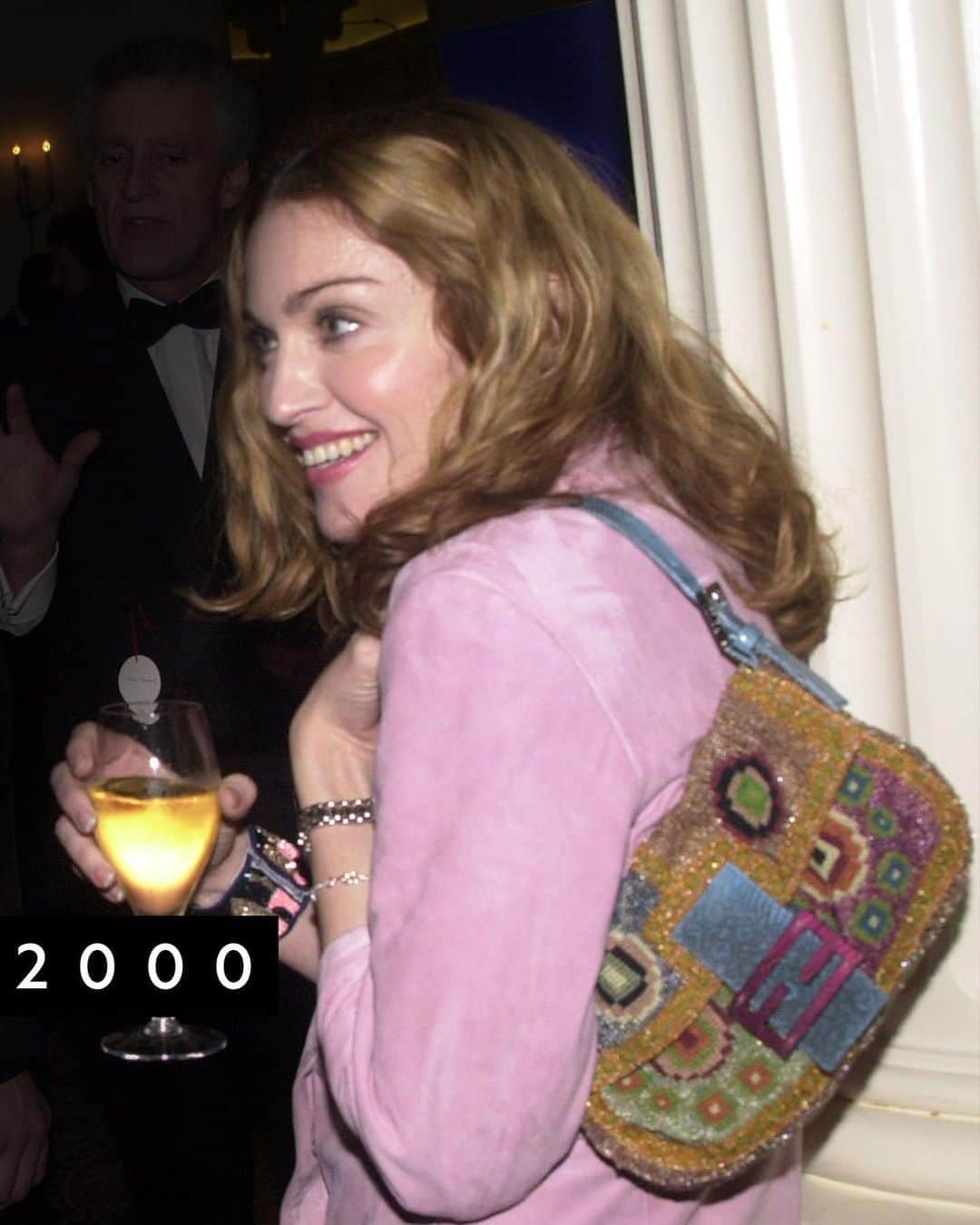 GILTのインスタグラム：「Some things never go out of style. The #FENDI baguette is one of those things.」