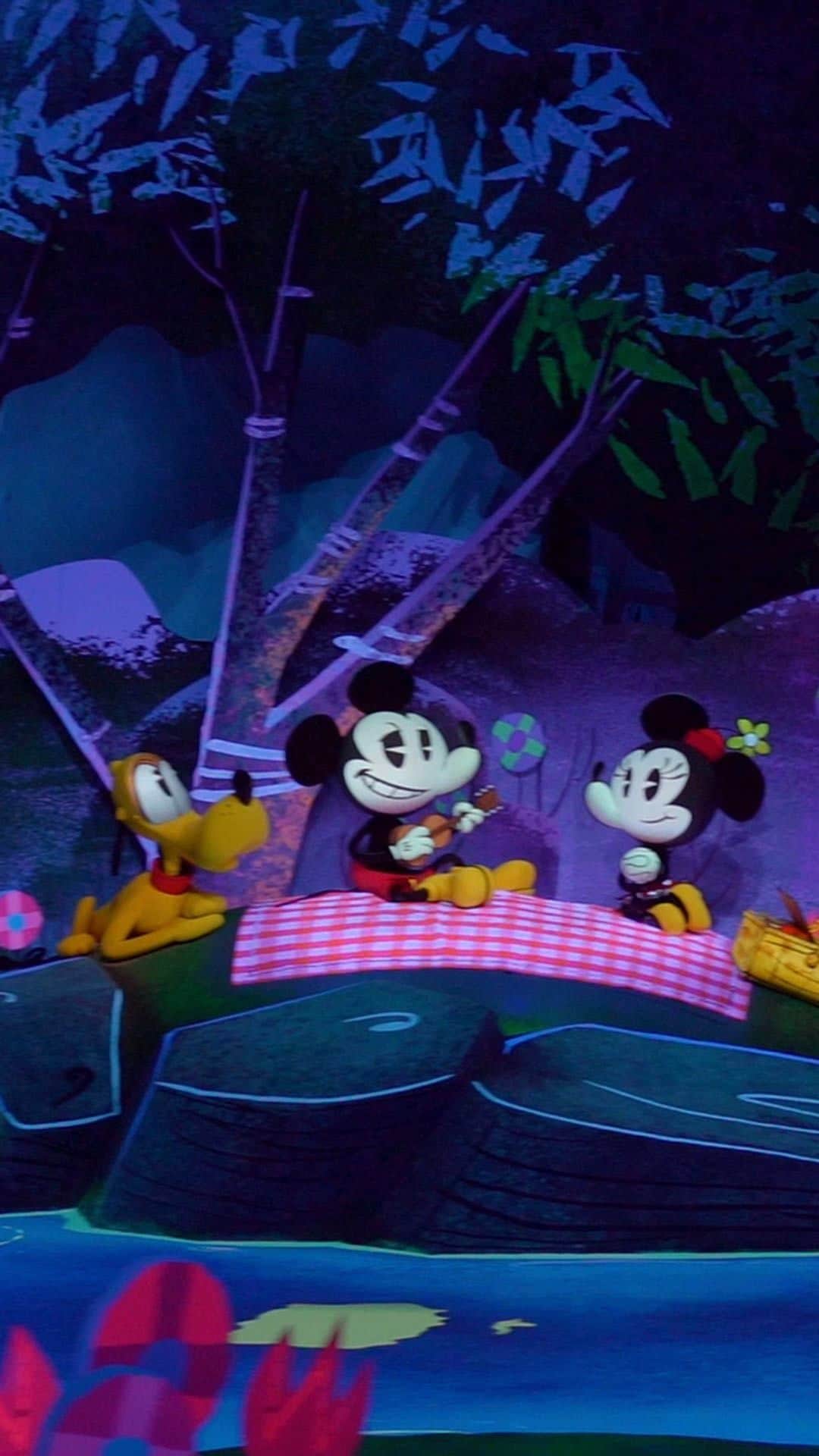 Walt Disney Worldのインスタグラム：「Oh boy! We invite you to hop aboard Mickey & Minnie’s Runaway Railway and venture into the cartoon world. On this zany adventure you’ll discover some secrets behind the animated fun. #DisneyMagicMoments ✨」