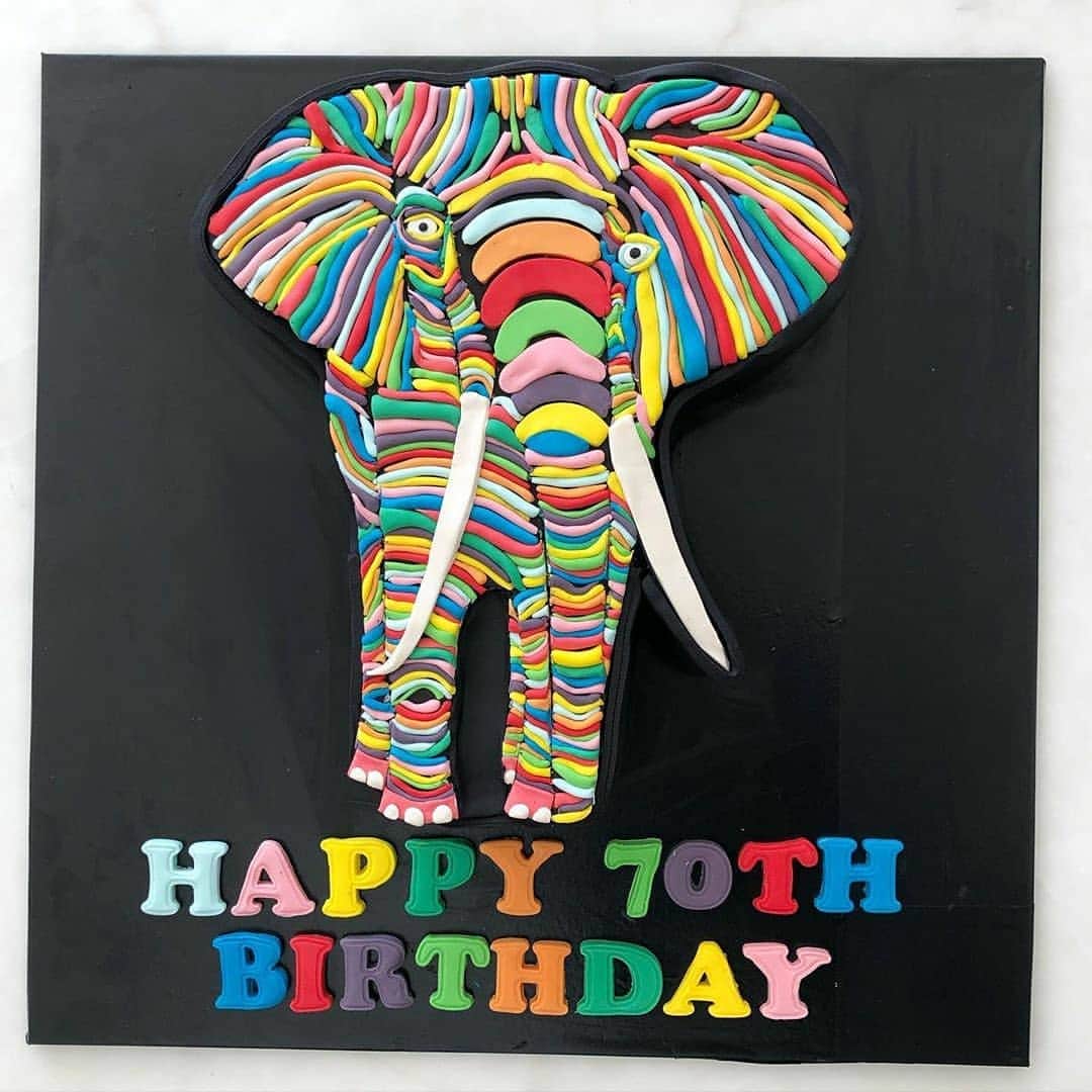 MULGAさんのインスタグラム写真 - (MULGAInstagram)「Loving this Eden the Elephant recreation in cake form by @wannabecakelady 🐘🎂⁣ ⁣ #mulgatheartist #edentheelephant #elephant #elephantart」9月3日 6時58分 - mulgatheartist