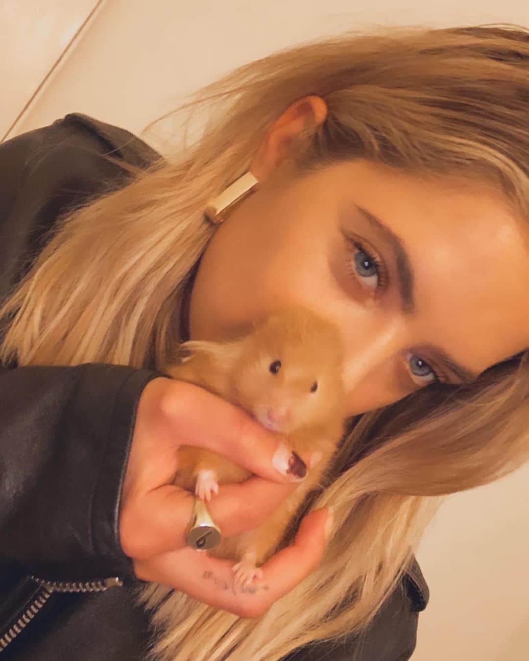 アシュレイ・ベンソンのインスタグラム