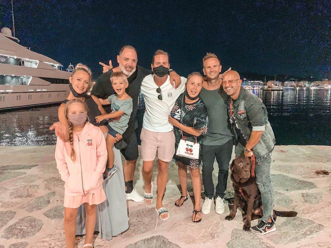 ロビン・シュルツのインスタグラム：「Last day on Ibiza with my good friends ❤️」