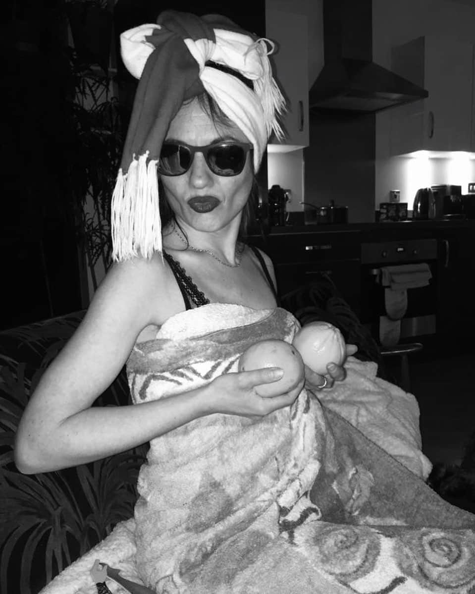 ジェームスロングのインスタグラム：「Happy birthday Rosie! ❤️❤️❤️❤️」