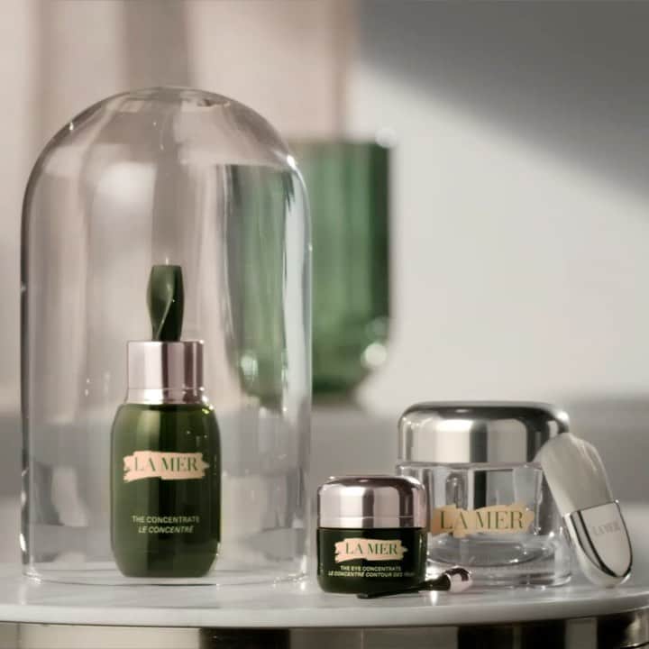 ドゥラメールのインスタグラム：「The power of three. Treat and transform with the power of Concentrated #MiracleBroth.」